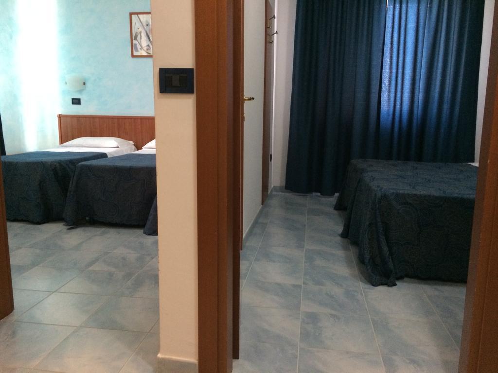 Hotel Milano San Salvo Pokoj fotografie